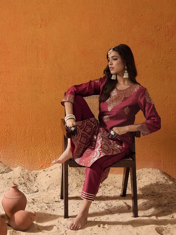 Maroon_Printed_Polyester_Kurta_Trouser_Set