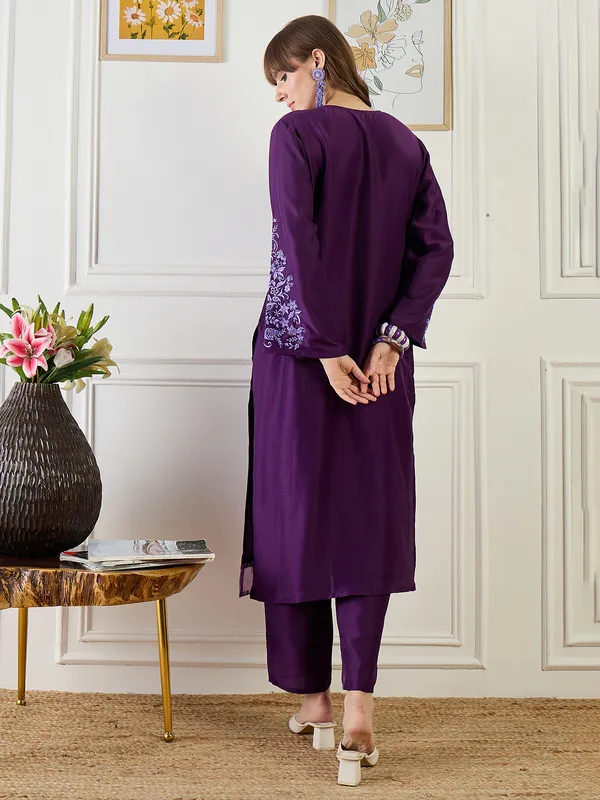 Purple_Embroidered_Silk_Kurta_Trouser_Set