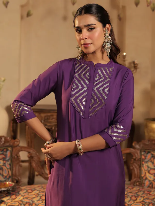 Purple_Embroidered_Silk_Kurta_Trouser_Set