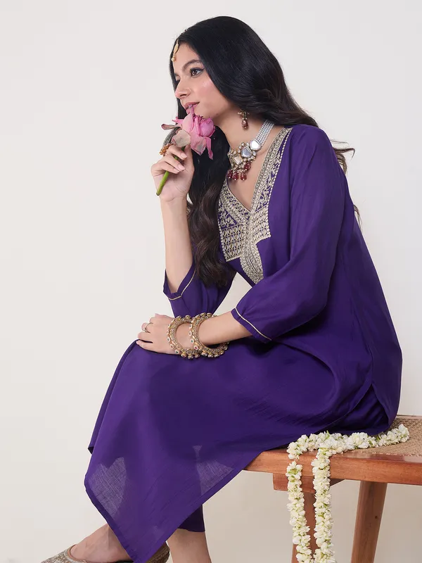 Purple_Embroidered_Silk_Kurta_Trouser_Set