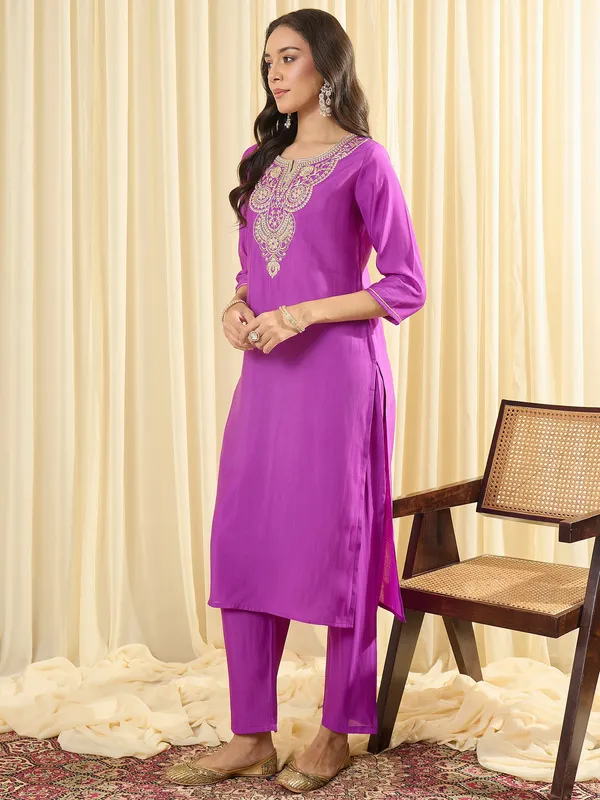 Purple_Embroidered_Silk_Kurta_Trouser_Set