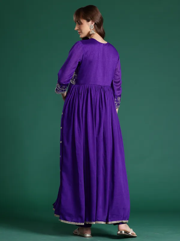 Purple_Embroidered_Silk_Kurta_Trouser_Set