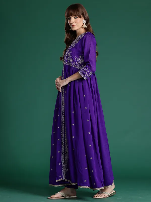 Purple_Embroidered_Silk_Kurta_Trouser_Set