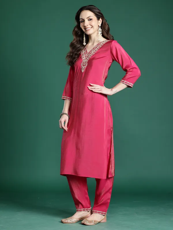 Pink_Embroidered_Silk_Kurta_Trouser_Set