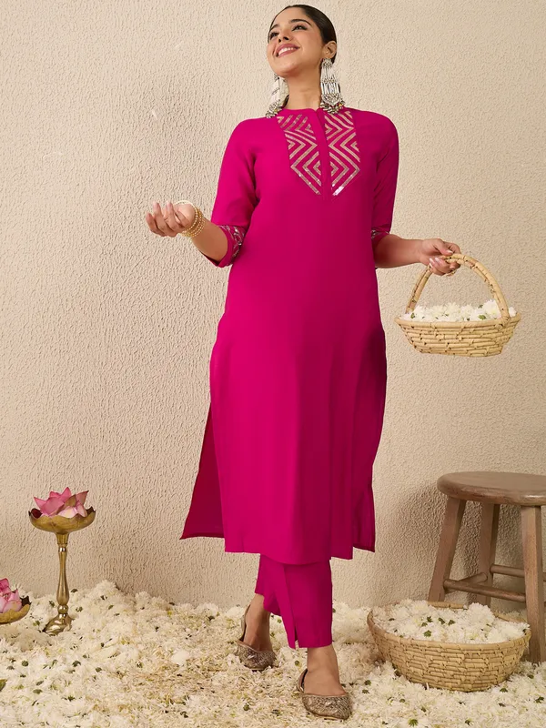 Pink_Embroidered_Silk_Kurta_Trouser_Set