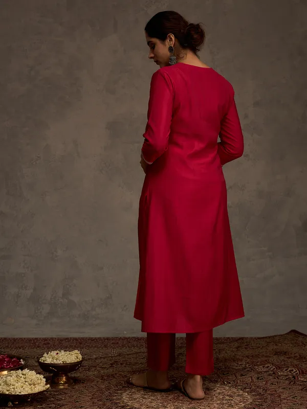Pink_Embroidered_Silk_Kurta_Trouser_Set