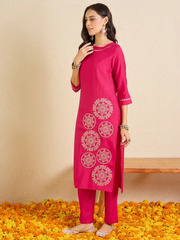 Pink_Embroidered_Silk_Kurta_Trouser_Set