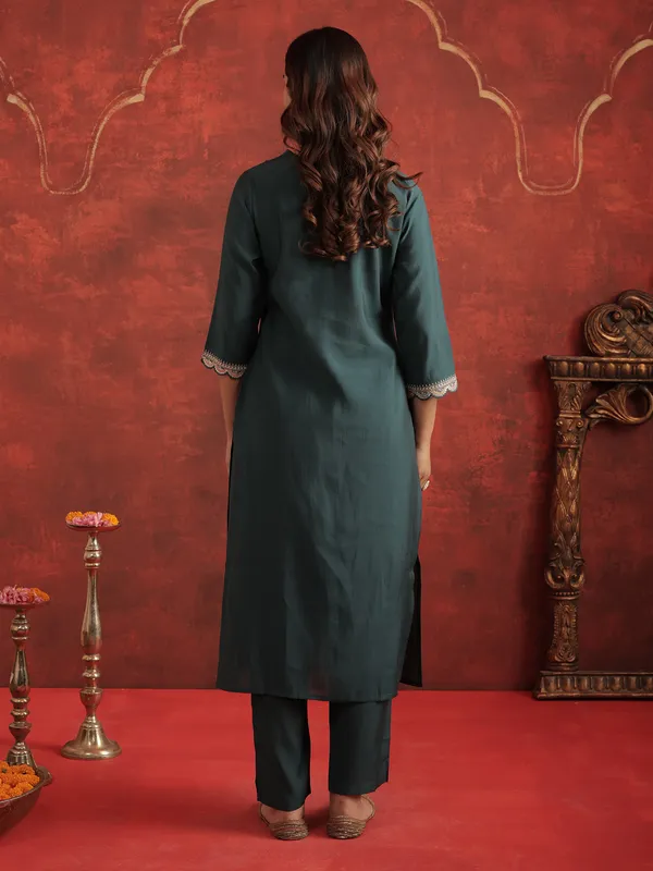 Teal_Embroidered_Silk_Kurta_Trouser_Set