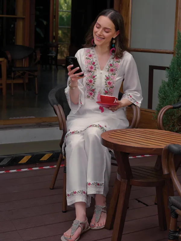 White_Embroidered_Silk_Kurta_Trouser_Set