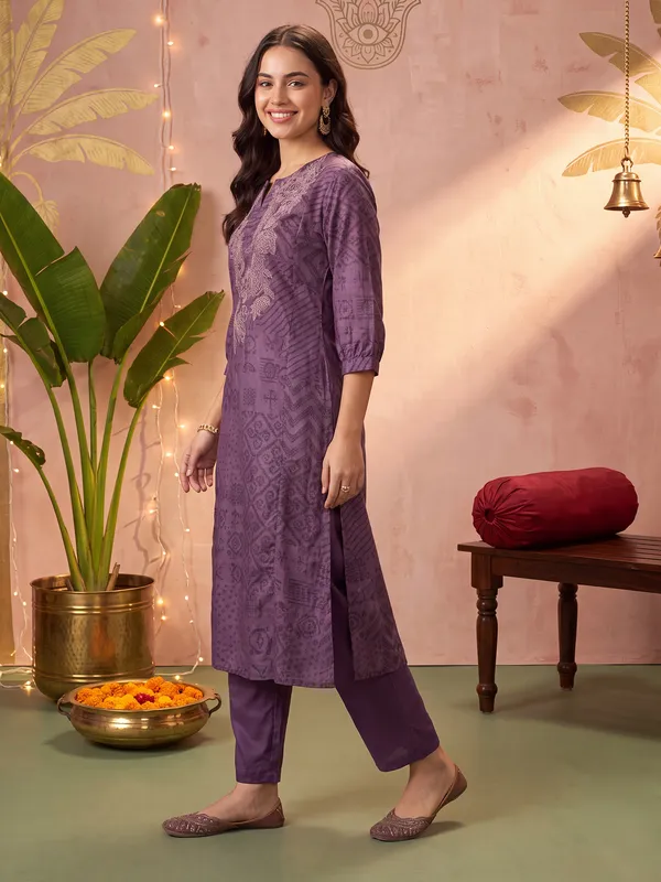 Burgundy_Printed_Silk_Kurta_Trouser_Set