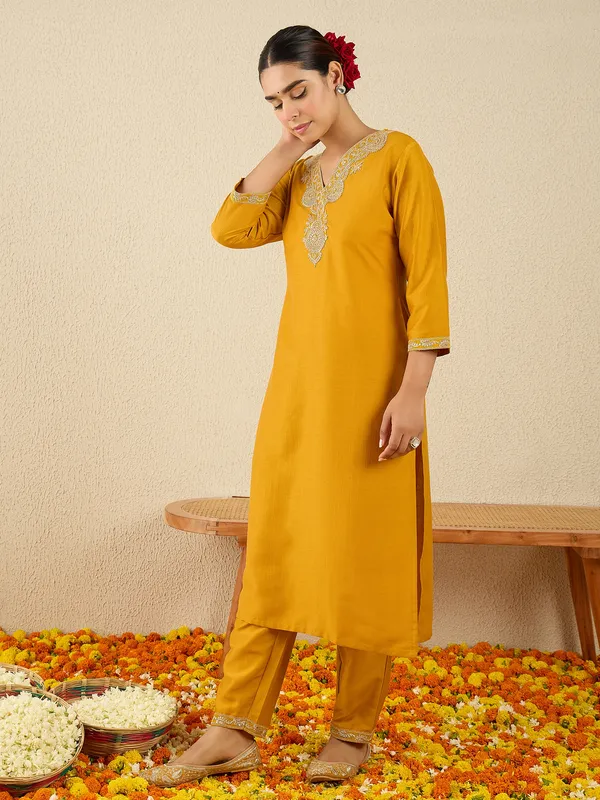 Yellow_Embroidered_Chinon_Kurta_Trouser_Set