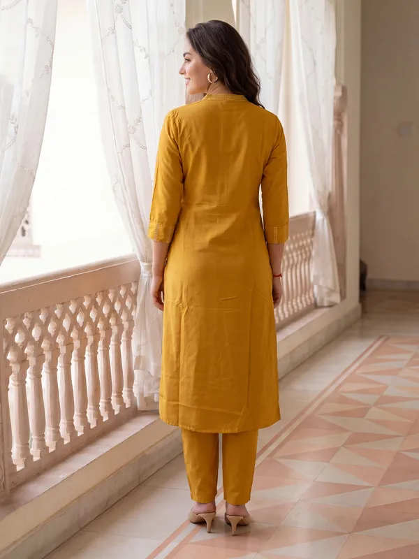 Yellow_Printed_Pure_Cotton_Kurta_Trouser_Set