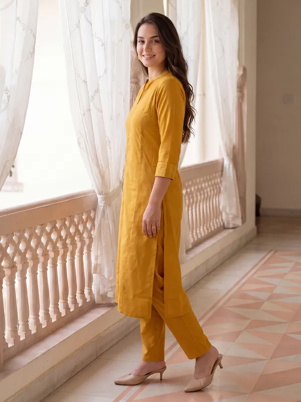 Yellow_Printed_Pure_Cotton_Kurta_Trouser_Set
