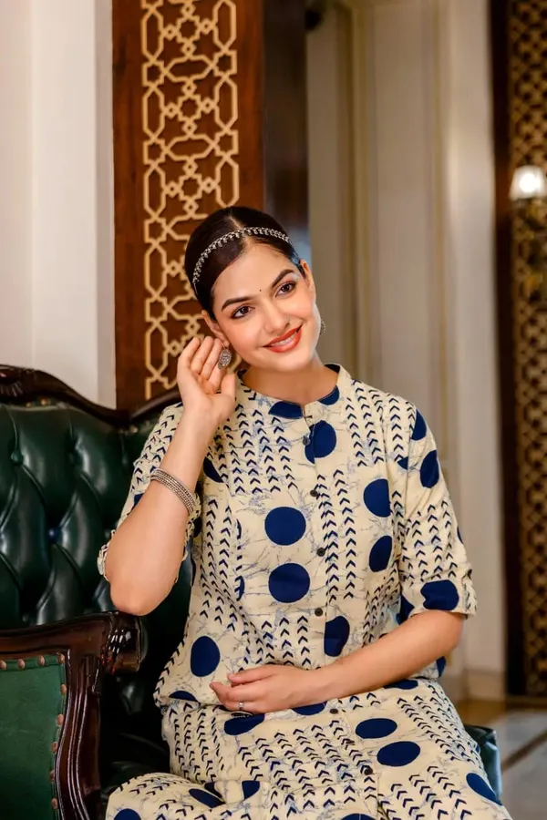 Women's_Premium_Printed_Pure_Cotton__Kurta_&_Trouser_Set