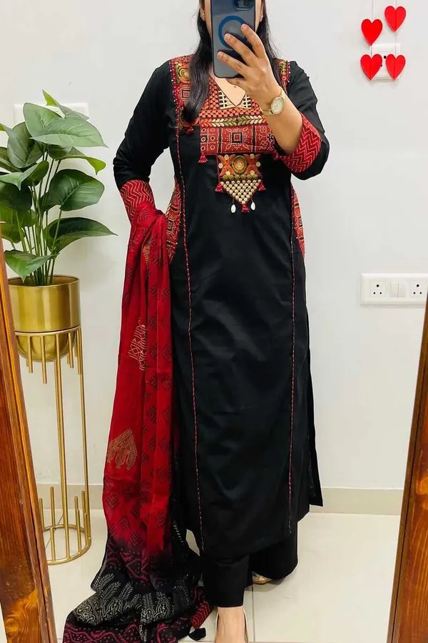 Floral_Embroidered_Pure_Cotton_V_Neck_Kurta_Trouser_&_Dupatta_Set