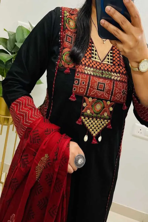 Floral_Embroidered_Pure_Cotton_V_Neck_Kurta_Trouser_&_Dupatta_Set