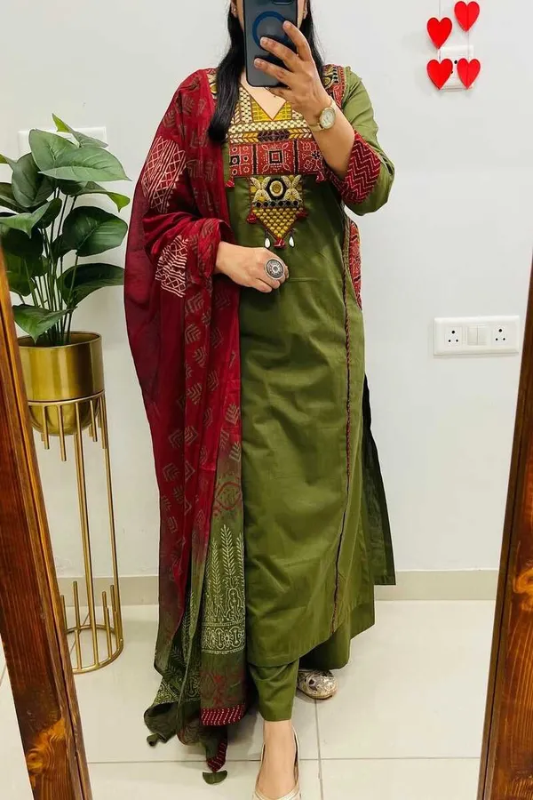 Floral_Embroidered_Pure_Cotton_V_Neck_Kurta_Trouser_&_Dupatta_Set