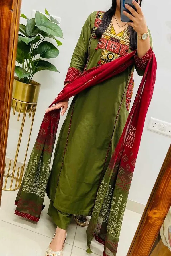 Floral_Embroidered_Pure_Cotton_V_Neck_Kurta_Trouser_&_Dupatta_Set