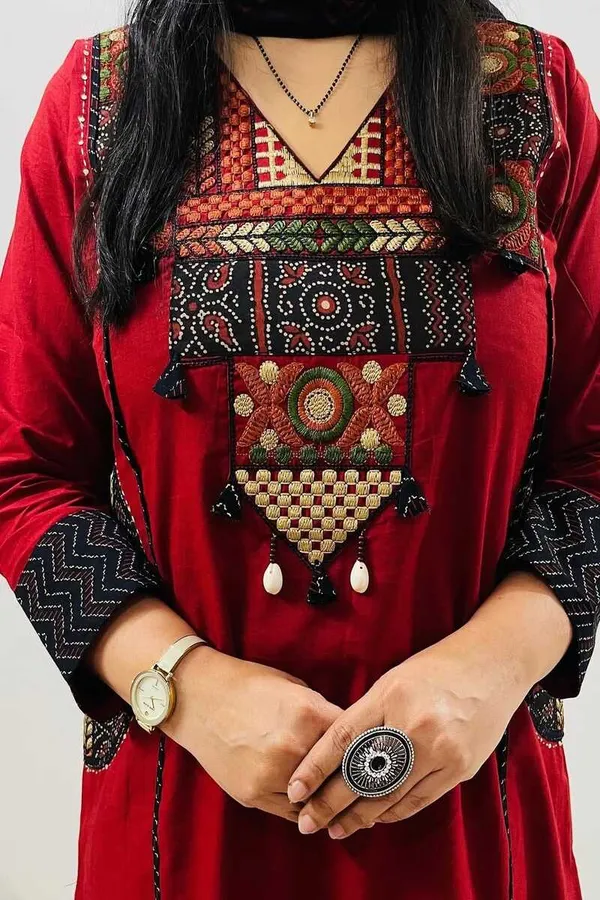 Floral_Embroidered_Pure_Cotton_V_Neck_Kurta_Trouser_&_Dupatta_Set