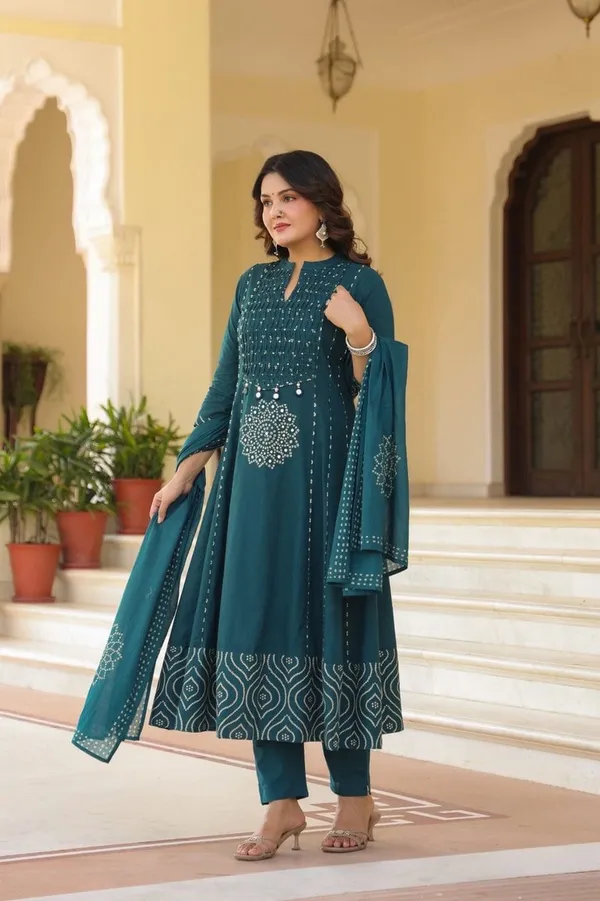 Floral_Embroidered_Pure_Cotton_Round_Neck_Kurta_Trouser_&_Dupatta_Set