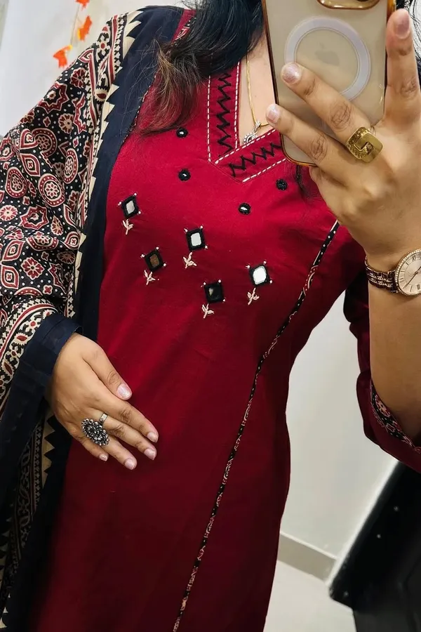 Floral_Embroidered_Pure_Cotton_V_Neck_Kurta_Trouser_&_Dupatta_Set