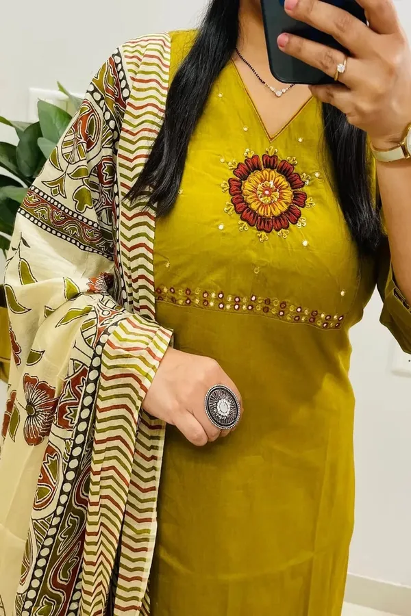 Floral_Embroidered_Pure_Cotton_V_Neck_Kurta_Trouser_&_Dupatta_Set