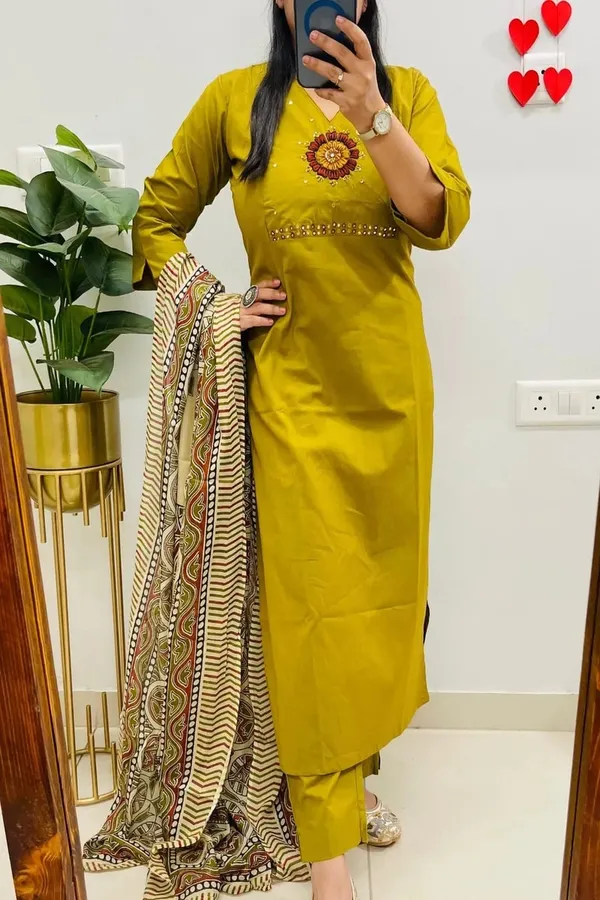 Floral_Embroidered_Pure_Cotton_V_Neck_Kurta_Trouser_&_Dupatta_Set