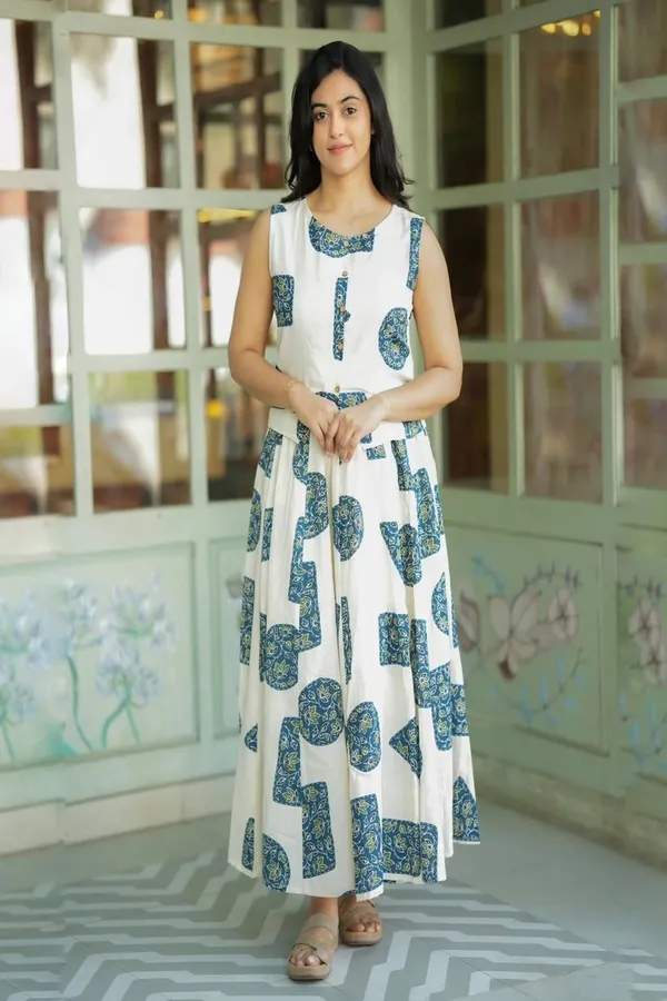 Floral_printed_cotton_round_neck_White_Co-Ord_Set