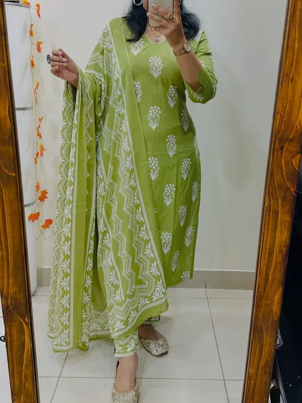 Floral_Printed_Pure_Cotton_V_Neck_Kurta_Trouser_&_Dupatta_Set