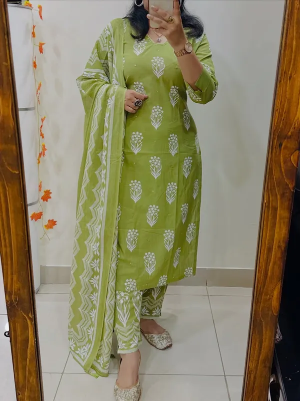 Floral_Printed_Pure_Cotton_V_Neck_Kurta_Trouser_&_Dupatta_Set