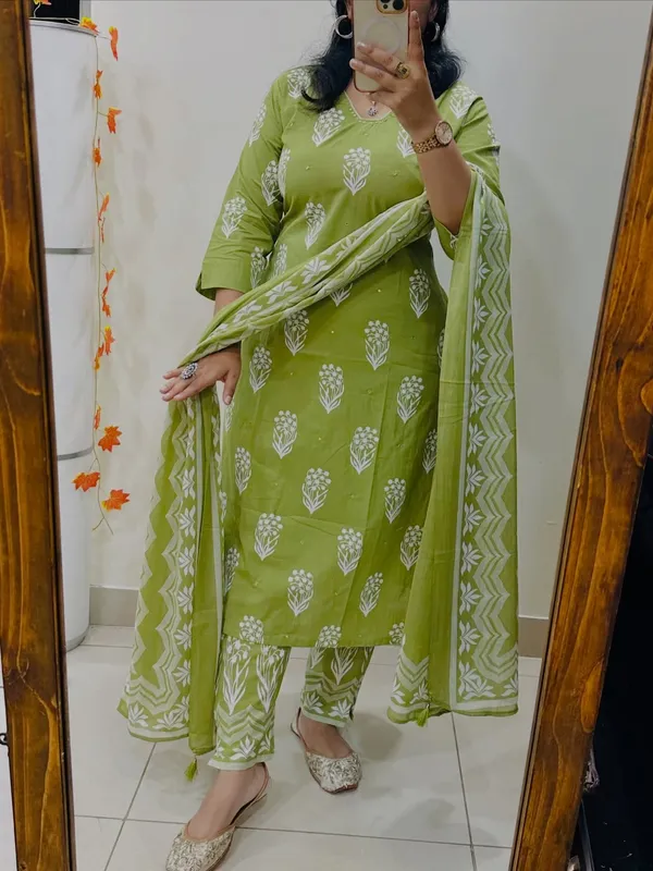 Floral_Printed_Pure_Cotton_V_Neck_Kurta_Trouser_&_Dupatta_Set
