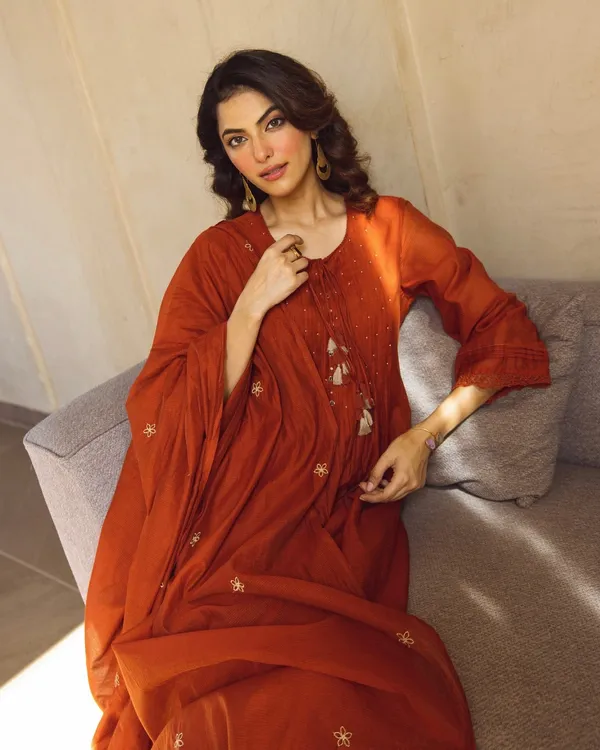 Floral_Embroidered_Pure_Cotton_Round_Neck_Kurta_Trouser_&_Dupatta_Set