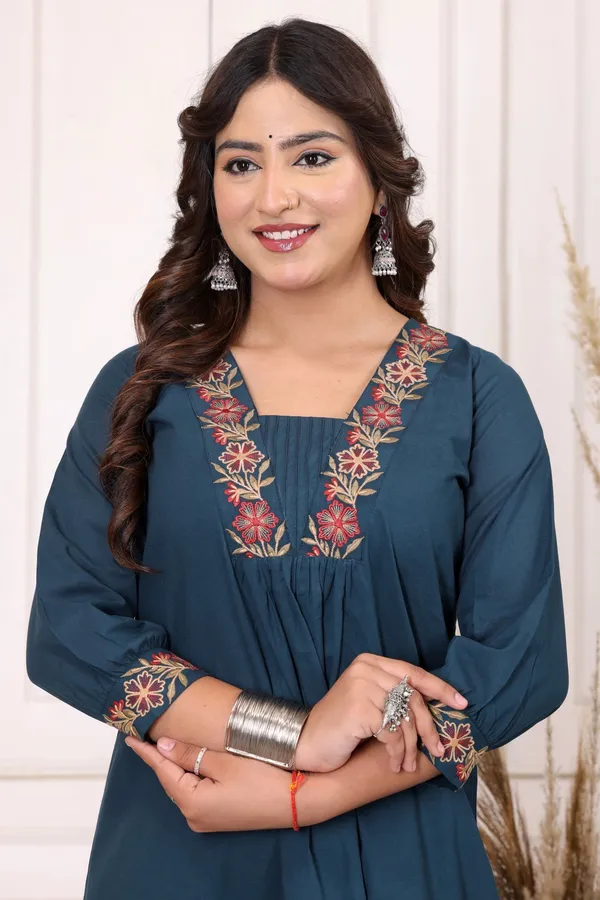 Floral_Embroidered_Pure_Cotton_V_Neck_Co-Ord_Set