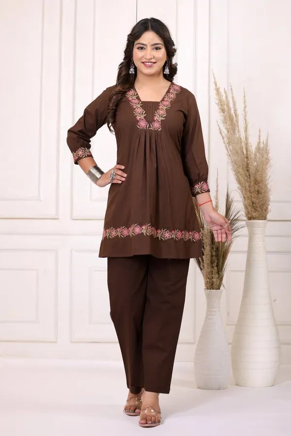 Floral_Embroidered_Pure_Cotton_V_Neck_Co-Ord_Set