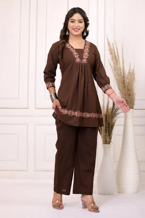 Floral_Embroidered_Pure_Cotton_V_Neck_Co-Ord_Set