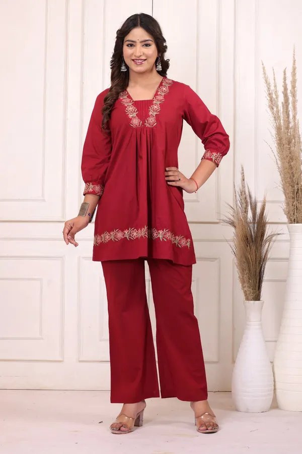 Floral_Embroidered_Pure_Cotton_V_Neck_Co-Ord_Set