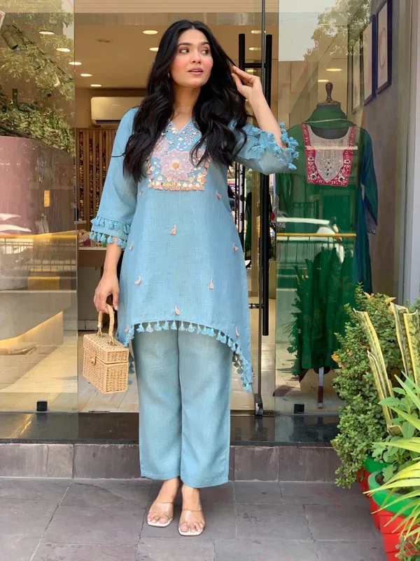 Floral_Embroidered_Pure_Cotton_V_Neck_Co-Ord_Set