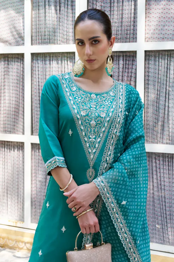 Floral_Embroidered_Silk_Blend_Round_Neck_Kurta_Trouser_&_Dupatta