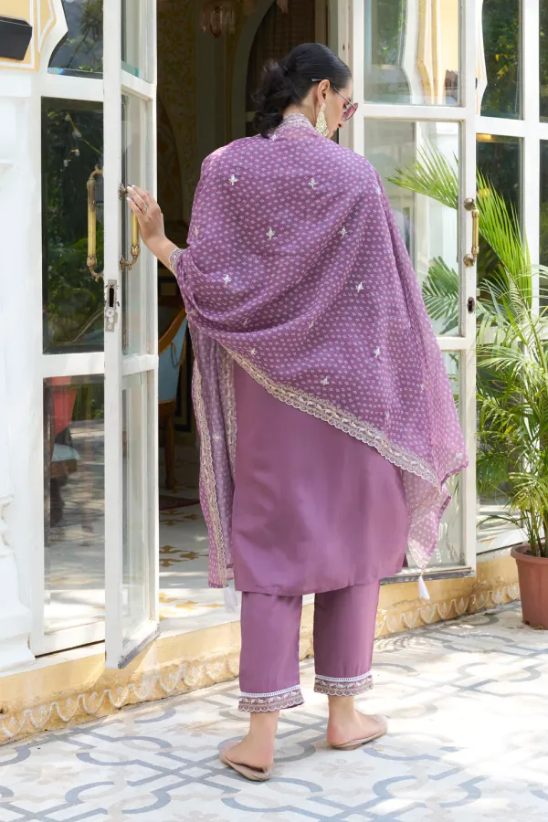 Floral_Embroidered_Silk_Blend_Round_Neck_Kurta_Trouser_&_Dupatta