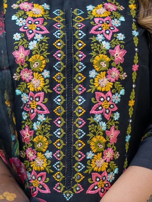 Floral_Embroidered_Viscose_Rayon_Round_Neck_Kurta_Trouser_&_Dupatta