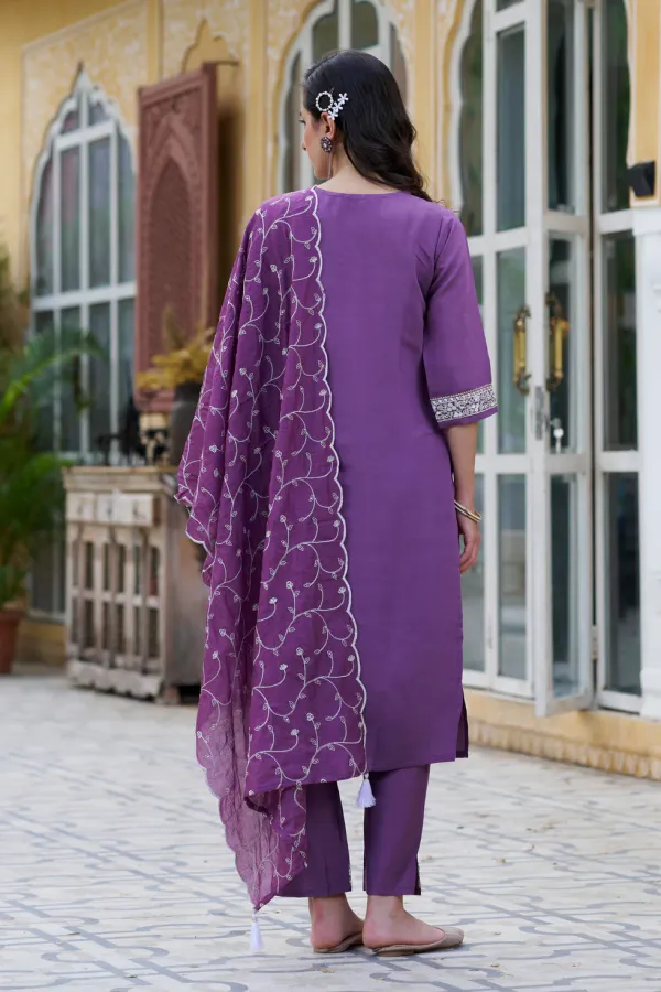 Floral_Embroidered_Cotton_Silk_V_Neck_Kurta_Trouser_&_Dupatta