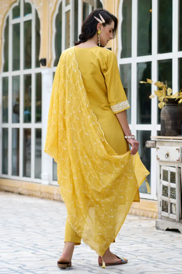 Floral_Embroidered_Cotton_Silk_V_Neck_Kurta_Trouser_&_Dupatta