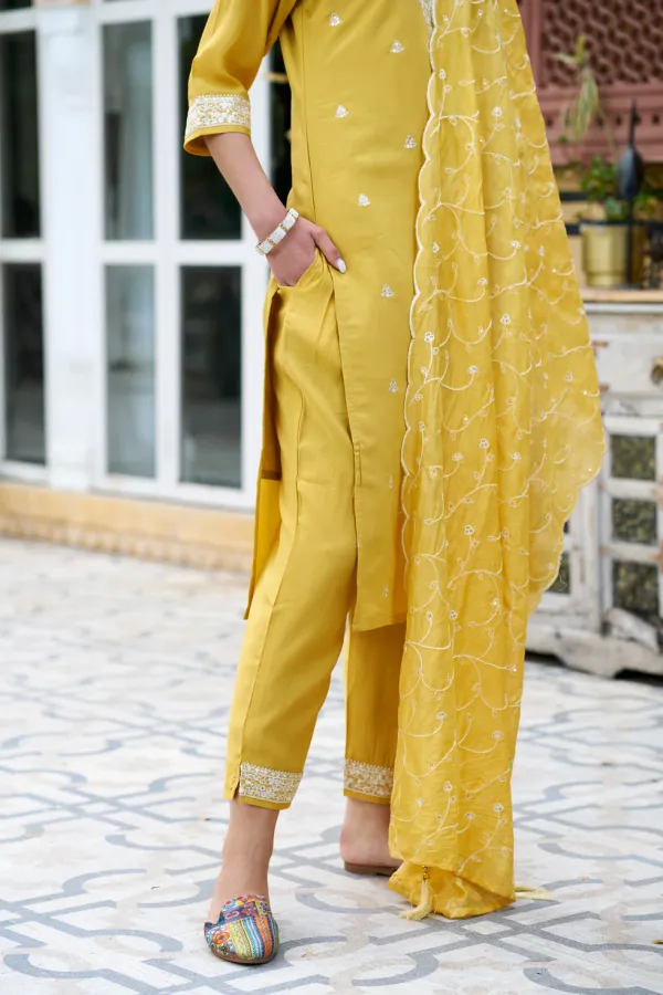 Floral_Embroidered_Cotton_Silk_V_Neck_Kurta_Trouser_&_Dupatta