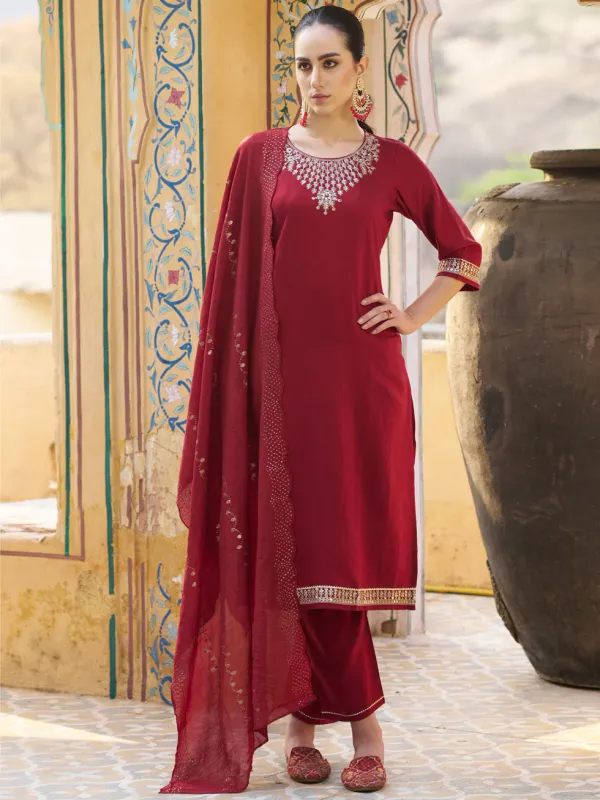 Floral_Embroidered_Viscose_Rayon_Round_Neck_Kurta_Trouser_&_Dupatta