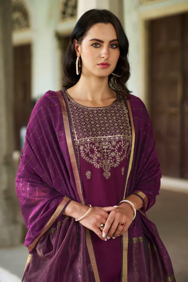 Floral_Embroidered_Viscose_Rayon_Round_Neck_Kurta_Trouser_&_Dupatta