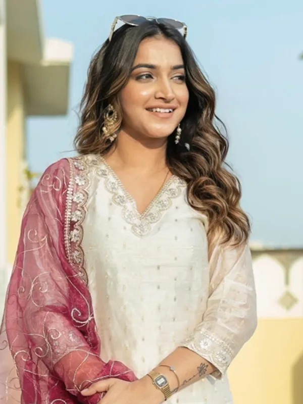Floral_Embroidered_Chanderi_Silk_V_Neck_Kurta_Trouser_&_Dupatta