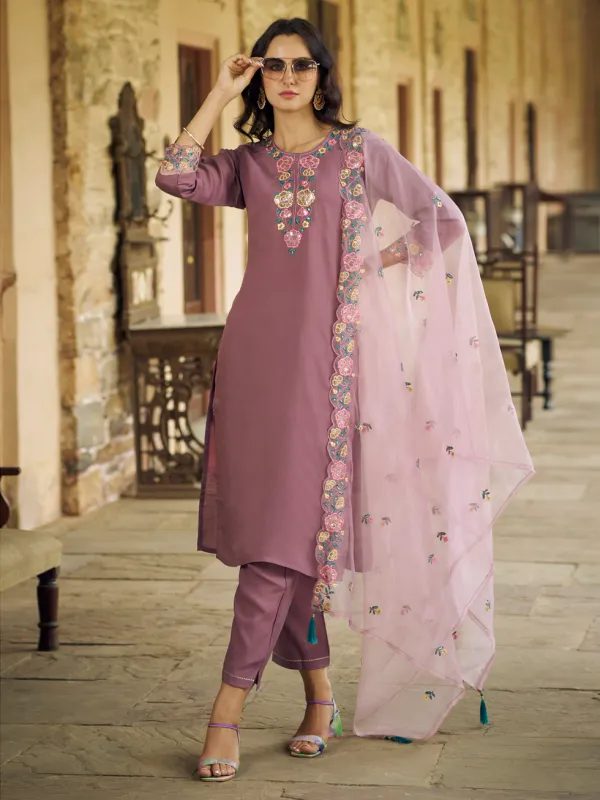 Floral_Embroidered_Silk_Blend_Round_Neck_Kurta_Trouser_&_Dupatta