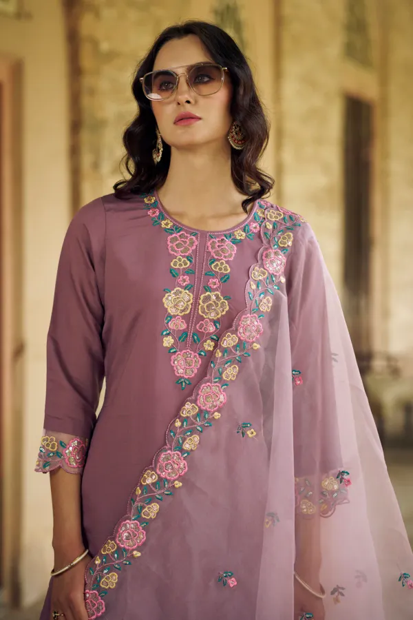 Floral_Embroidered_Silk_Blend_Round_Neck_Kurta_Trouser_&_Dupatta