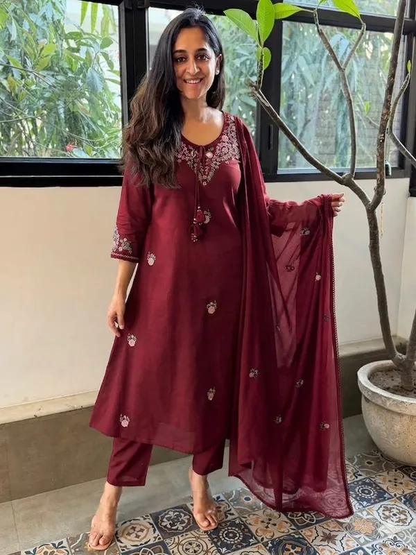 Floral_Embroidered_Pure_Cotton_Round_Neck_Kurta_Trouser_&_Dupatta_Set