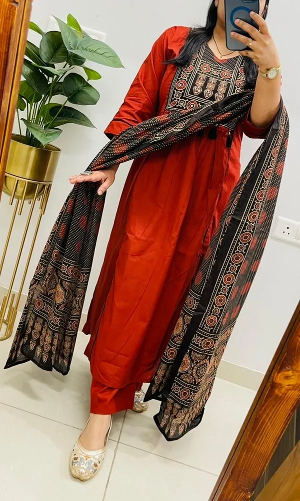 Floral_Printed_Pure_Cotton_V_Neck_Kurta_Trouser_&_Dupatta_Set